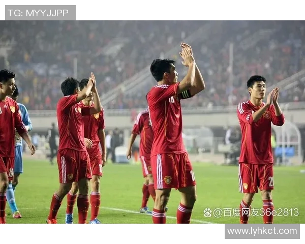 我心中的足球英雄与他们的奋斗精神和不屈信念