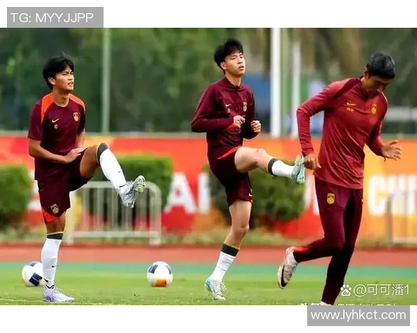 足球明星心中的偶像与他们的成长之路如何影响了他们的职业生涯