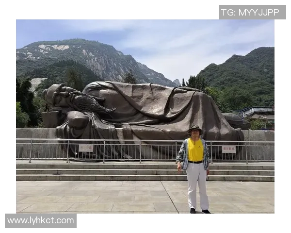 足球明星之间的复杂关系全景图解揭示他们的友谊与竞争故事