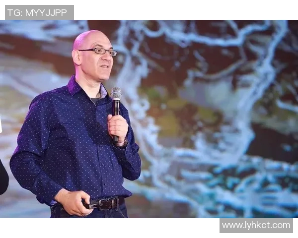 价值十亿的足球明星背后的传奇故事与商业帝国揭秘