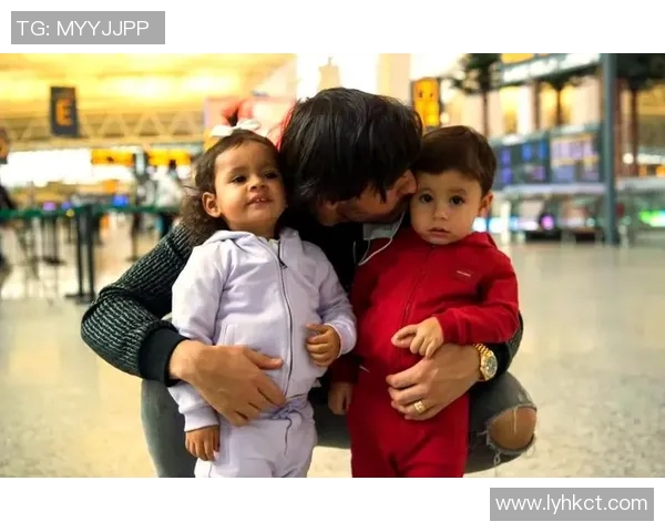 足球明星大布妻子美丽照片欣赏与生活点滴分享