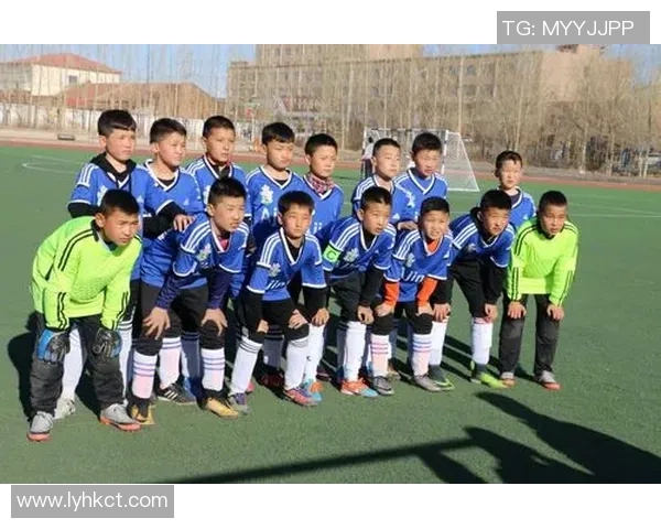 男足球明星莱曼的职业生涯与成就全解析