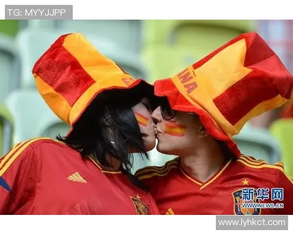 足球明星与妻子甜蜜接吻视频曝光浪漫瞬间引发网友热议与祝福